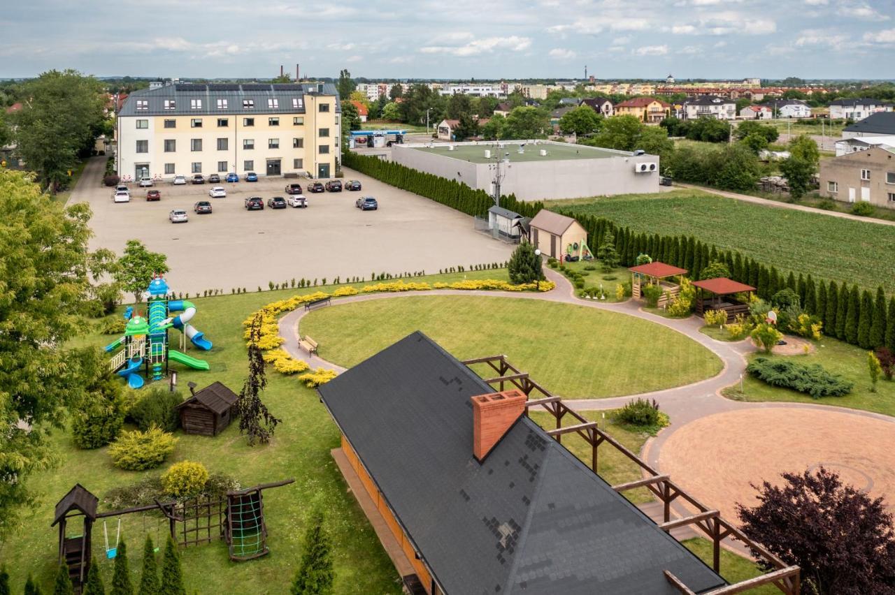 Hotel Austeria Conference & Spa Ciechocinek Buitenkant foto