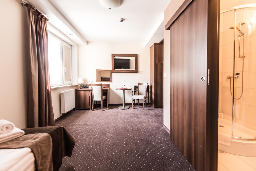 Hotel Austeria Conference & Spa Ciechocinek Buitenkant foto