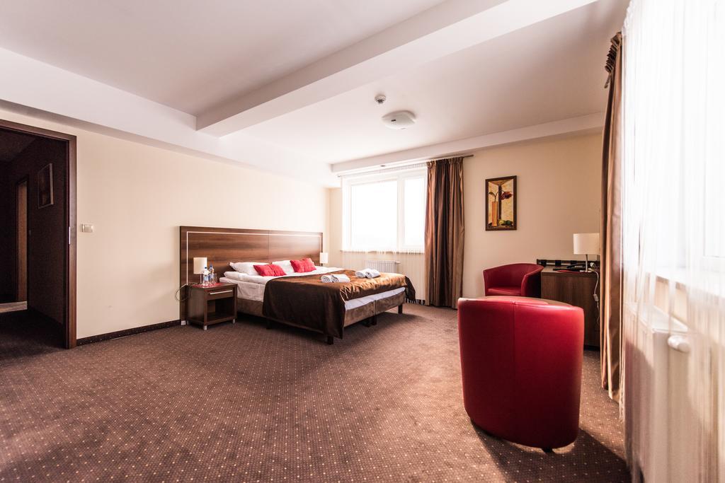 Hotel Austeria Conference & Spa Ciechocinek Buitenkant foto