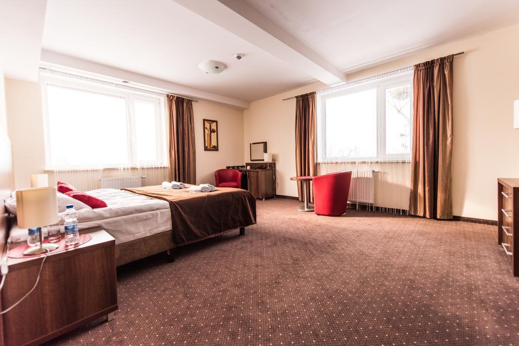 Hotel Austeria Conference & Spa Ciechocinek Buitenkant foto