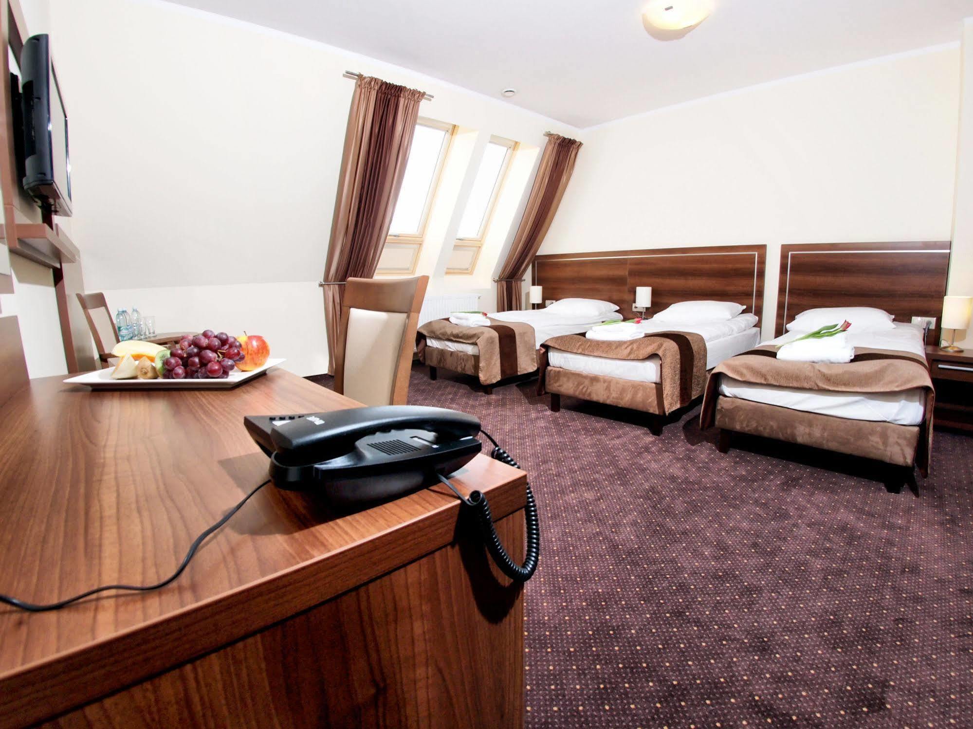 Hotel Austeria Conference & Spa Ciechocinek Buitenkant foto